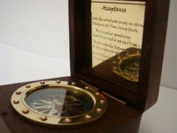 Boîte à boussole en bois élégante de 3 pouces avec boussole nautique en laiton (cadran à aiguille) pour la randonnée, cadeau pour collectionneurs, modèle QG Enterprise DLWL