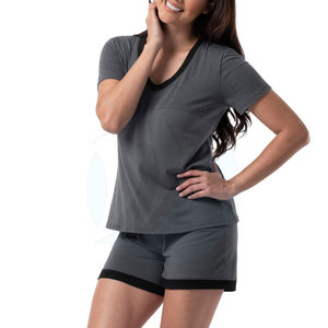 ชุดเซ็ตเสื้อยืดแขนสั้นและกางเกงขาสั้นลำลองสำหรับผู้หญิงปี 2025 ผ้าฝ้าย 2 ชิ้น ไซส์พลัส ดีไซน์คอวี เป็นมิตรต่อสิ่งแวดล้อม ระบายอากาศได้ดี แห้งเร็ว MOQ ต่ำ - Product Image 4