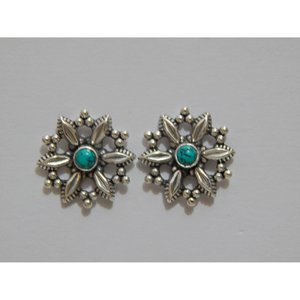 Boucles d'oreilles en argent sterling 925 de style vintage Turquoise Goujons de fleurs délicates avec pierre précieuse turquoise véritable - Product Image 3