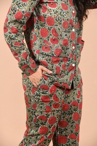 Vêtements de nuit en satin 2 pièces personnalisés pour femmes, pyjamas de nuit en différentes couleurs et tailles, vêtements de maison pour dames - Product Image 2