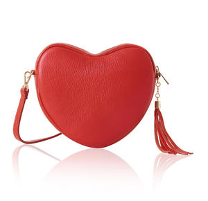 Bolso bandolera italiano hecho a mano de cuero genuino con forma de corazón y borla - Modelo PS637 - Product Image 1