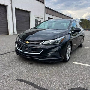 Chevrolet Cruze Premier Sedan FWD propre, modèle 2017 - Product Image 1