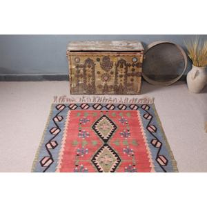 Tapis d'appoint vintage 3,6x6,3 pi (110x192 cm), tapis turc oriental rouge Kilim - Product Image 4
