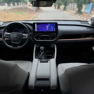 TO-YO-TAA Highlander Limited 2025 Propre et Impeccable - Product Image 4