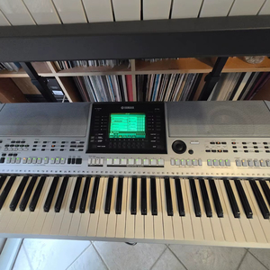 ยามาฮ่า PSR-S900 61-Key Arranger Workstation รุ่นใหม่ล่าสุด - Product Image 1