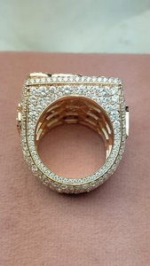 Anillo de fiesta de lujo con letras personalizadas en plata de ley 925 con pavé de diamantes de moissanita VVS para unisex. - Product Image 6