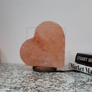 Lámpara de Sal del Himalaya Tallada en Forma de Corazón Hecha en Pakistán - Decoración para el Hogar de Alta Calidad - Product Image 4