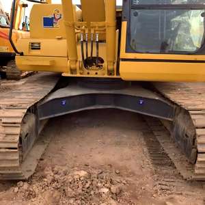 Excavatrice d'occasion Komatsu PC130 de 13 tonnes, de taille moyenne, avec roulement, modèle 2023, équipement fourni avec rapport - Product Image 2