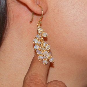 Gota de racimo de piedra lunar de Plata de Ley 925 para mujer, joyería de piedra natal llena de oro amarillo para fiestas, regalos para celebrarla - Product Image 2