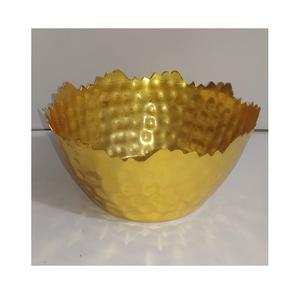 Vente de gros Bougeoirs en métal fabriqués à la main avec des détails complexes pour une décoration rustique et vintage - Product Image 3