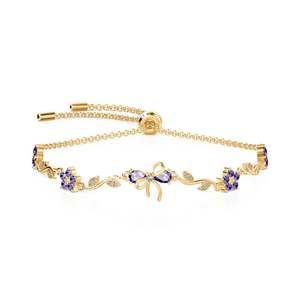 สร้อยข้อมือเงินแท้เจลิยา รูปดอกไม้ห้ากลีบประดับโบว์ พร้อมเพทายและมุก - Product Image 1