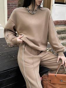 Ensemble de survêtement décontracté pour femmes avec pantalon, style streetwear, pour le fitness, l'entraînement et le port quotidien moderne - Product Image 5