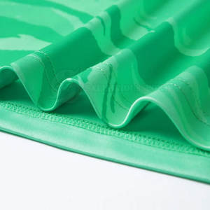 Uniforme de football personnalisé de haute qualité pour adultes vert avec logo imprimé Ensembles de vêtements de sport d'usine avec nom de grande taille pour équipe de club - Product Image 4