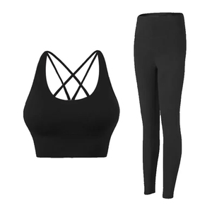2-Piece Set Women's Seamless Clean (No Logo) Yoga Set, <b>Halter</b> <b>Neck</b> Sports <b>Bra</b> & High-Waisted Lifting Leggings for Gym Workouts - Product Image 2