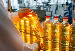 Huile de tournesol de qualité supérieure avec la marque NUTRI en emballage en bouteille PET - Product Image 5