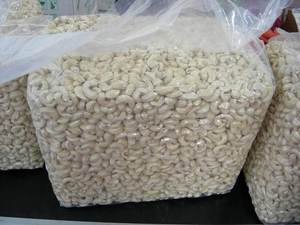 VIETNAM CASHEW W320 W240 LOWEST RATE Bag Style Packaging Cooking Raw Origin Vacuum Type Dried Grade ISO Place Model <b>SPICES</b> - Product Image 4