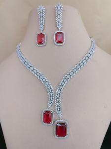 Ensemble de collier en pierre scintillante de qualité supérieure collier à la mode avec boucles d'oreilles diamant américain femmes filles pour les fiançailles de mariage - Product Image 5