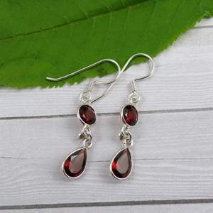 Pendientes colgantes clásicos de Plata de Ley 925 con piedras preciosas de corte mixto granate para regalos de compromiso o aniversario - Product Image 3