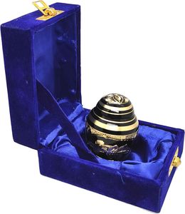 Mini urna de recuerdo de cremación pequeña clásica para cenizas humanas con caja y caja de terciopelo-Fabricada en latón-2,7 cms de alto - Product Image 5
