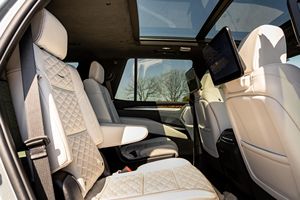 2024 Cadillac leo thang trái AWD da 4 xi-lanh V8 điện được trang bị cao cửa sổ trời toàn cảnh tự động - Product Image 3