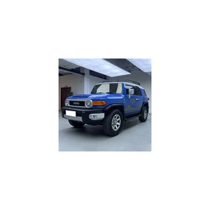 FJ Cruiser en Venta, Tracción en las Cuatro Ruedas, Cuero Oscuro, con Ruedas de Posventa, Parachoques Todoterreno Personalizados, Mejoras de Luces LED - Product Image 5