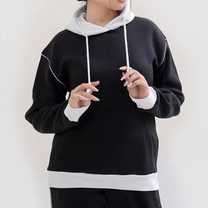 Ensemble survêtement décontracté pour femme en deux pièces, personnalisé, hiver, uni, respirant, séchage rapide, en molleton de coton, fermeture éclair, fabriqué au Pakistan - Product Image 4