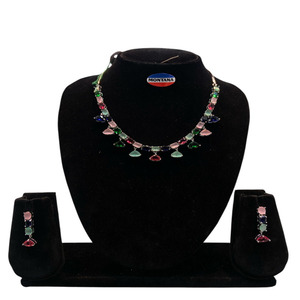 Conjunto de joyas de diamantes americanos de alta calidad con collar y pendientes para mujeres perfecto para bodas y ocasiones étnicas - Product Image 4