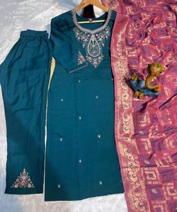 FANCY GEORGETTE BORDADO SECUENCIA TRABAJO TOP BOTTOM CON DUPATTA FESTIVE WEAR PRECIO AL POR MAYOR ROPA ÉTNICA - Product Image 5