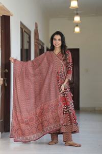 Conjunto Anarkali Tradicional de Algodón Estampado a Mano, Top hasta la Rodilla, Dupatta a Juego, Elástico y Reversible para Fiesta - Product Image 6