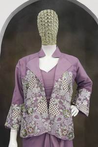 Ensemble Lehenga pour femme en crêpe de soie avec Koti brodé, tenue ethnique pour les fêtes - Product Image 2