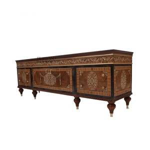 Mueble de TV Clásico de Lujo en Madera con Paneles Decorativos - Product Image 4