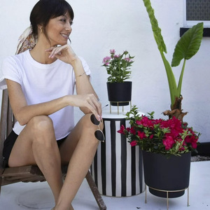 Macetas Metálicas Duraderas de la Mejor Calidad con Diseño y Tamaño Personalizados, con Color y Tamaño a Medida para Hogares, Hoteles y Centros Comerciales - Product Image 2