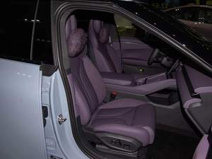 รถยนต์ไฟฟ้าหรูมือสอง Xp-en-g P-7 รถซีดานสมรรถนะสูง ระยะทางวิ่ง 201-300 กม. แบตเตอรี่ 50-70 กิโลวัตต์ชั่วโมง - Product Image 2