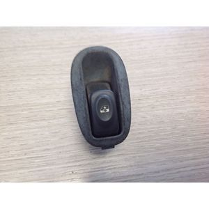 RENAULT Megane l Série 838099G (96>99) BOUTON - Product Image 1