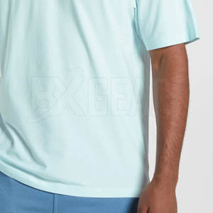 Camiseta de estilo único para hombre con tela de tacto suave y diseño de color sólido que ofrece un aspecto informal y moderno - Product Image 4