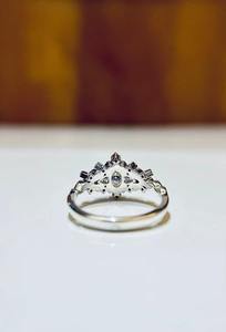 Anillo de diamante de plata de ley de lujo de excelente calidad, joyería de compromiso personalizada para mujer disponible a precio de fábrica - Product Image 4