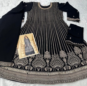Traje Salwar Sargam de Diseñador Sayuri de la Mejor Calidad con Tela Georgette y Bordado Intenso para Mujeres, Ideal para Fiestas y Bodas - Product Image 5