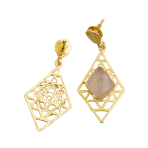 Boucles d'oreilles pendantes en perles artisanales avec pierre semi-précieuse, finition or mat et qualité artisanale, bijoux faits à la main - Product Image 6