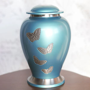 Papillons en argent cendres humaines urne funéraire laiton gravé bleu sarcelle mémorial adulte urne funéraire fabriqué à la main fournisseur exportateur - Product Image 1