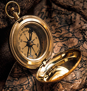 Boussole élégante de poche en laiton avec couvercle articulé, aiguille ornée et marquages de degré pour l'exploration disponible aux prix de gros - Product Image 6