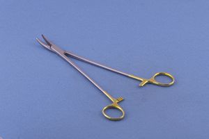 Portaagujas HEANEY (Mayo-Hegar) de 24 cm, Acero Inoxidable, MayoMed TC, Portaagujas de Inserción, Instrumentos Quirúrgicos, Certificado CE - Product Image 2