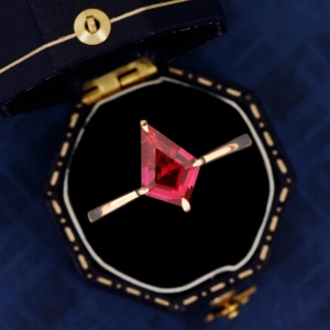 Anillo de Plata de Ley 925 de rubí cultivado en laboratorio con forma de cometa de 8*11mm, anillo de compromiso de estilo Art Deco con opción de reemplazo de piedras preciosas - Product Image 4