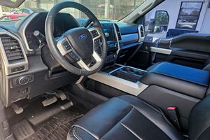 รถฟอร์ด F-450 Super Duty Lariat ปี 2020 ขับเคลื่อน 4 ล้อ ไมล์น้อย เครื่องยนต์สมบูรณ์ ระบบเกียร์อัตโนมัติ หลังคาพาโนรามา ไฟ LED พร้อมส่ง - Product Image 6