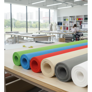 Tela no tejida de PP+PE para techos, ligera, transpirable, duradera, fabricada en Indonesia, para impermeabilización en la construcción. - Product Image 2