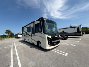 À vendre : Camping-car de luxe E_n_t_e_g_r_a Coach Vision 27A d'occasion, modèle 2023 - Bon état - LIVRAISON MONDIALE - Product Image 1