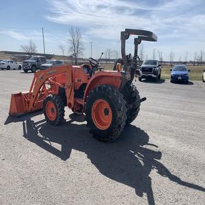 En stock maintenant Tracteurs agricoles à roues de qualité supérieure Kubota L3200D 4x4 abordables et assez utilisés avec une livraison rapide - Product Image 3
