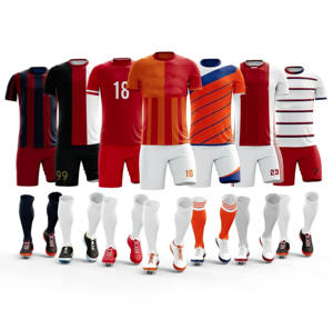 Vente en gros de vêtements de sport respirants pour hommes et femmes Taille et conception personnalisées Uniforme de football de haute qualité pour l'entraînement Kits complets de football - Product Image 5