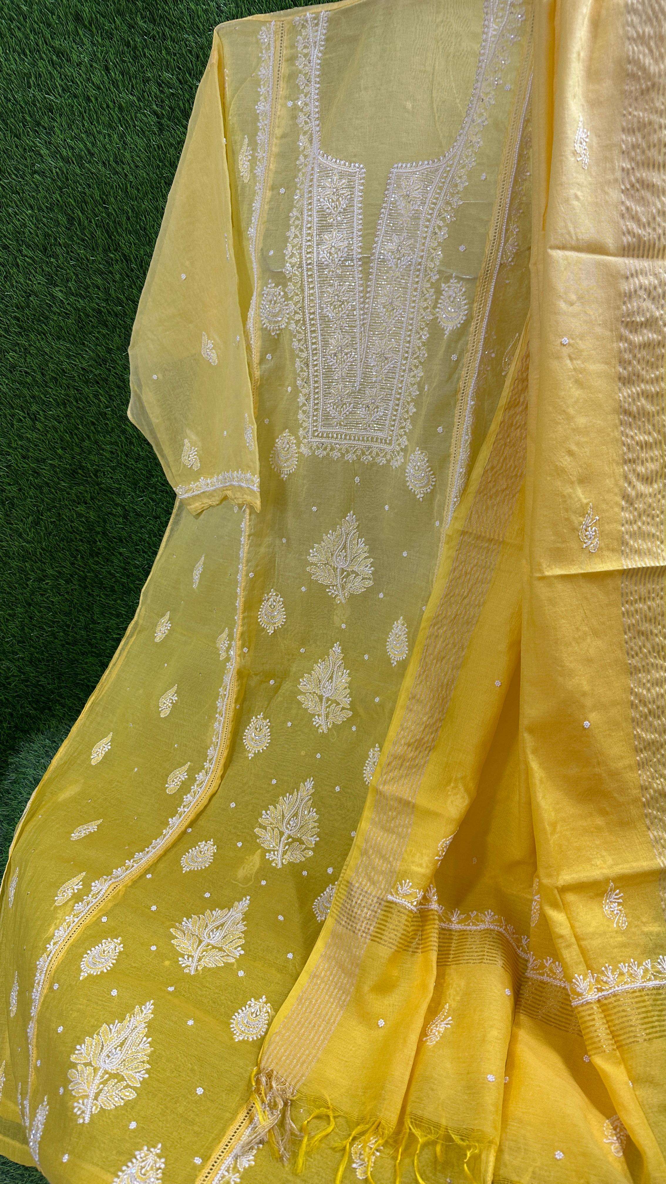 สีเหลือง