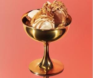 Copa de helado de latón con tema real diseñada para ocasiones elegantes configuraciones de cenas finas y celebraciones indias tradicionales - Product Image 3