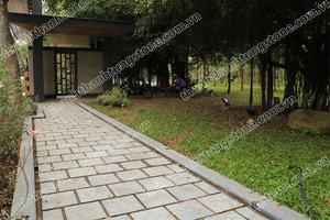 Vente personnalisée de haute qualité Tuiles de pavé extérieur en pierre bleue Flammé Blauwesteen Petit Granit Pavé de surface de style design moderne - Product Image 2